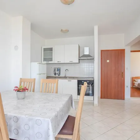 Anita Apartman Ugrinici
