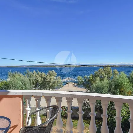 Anita Apartman